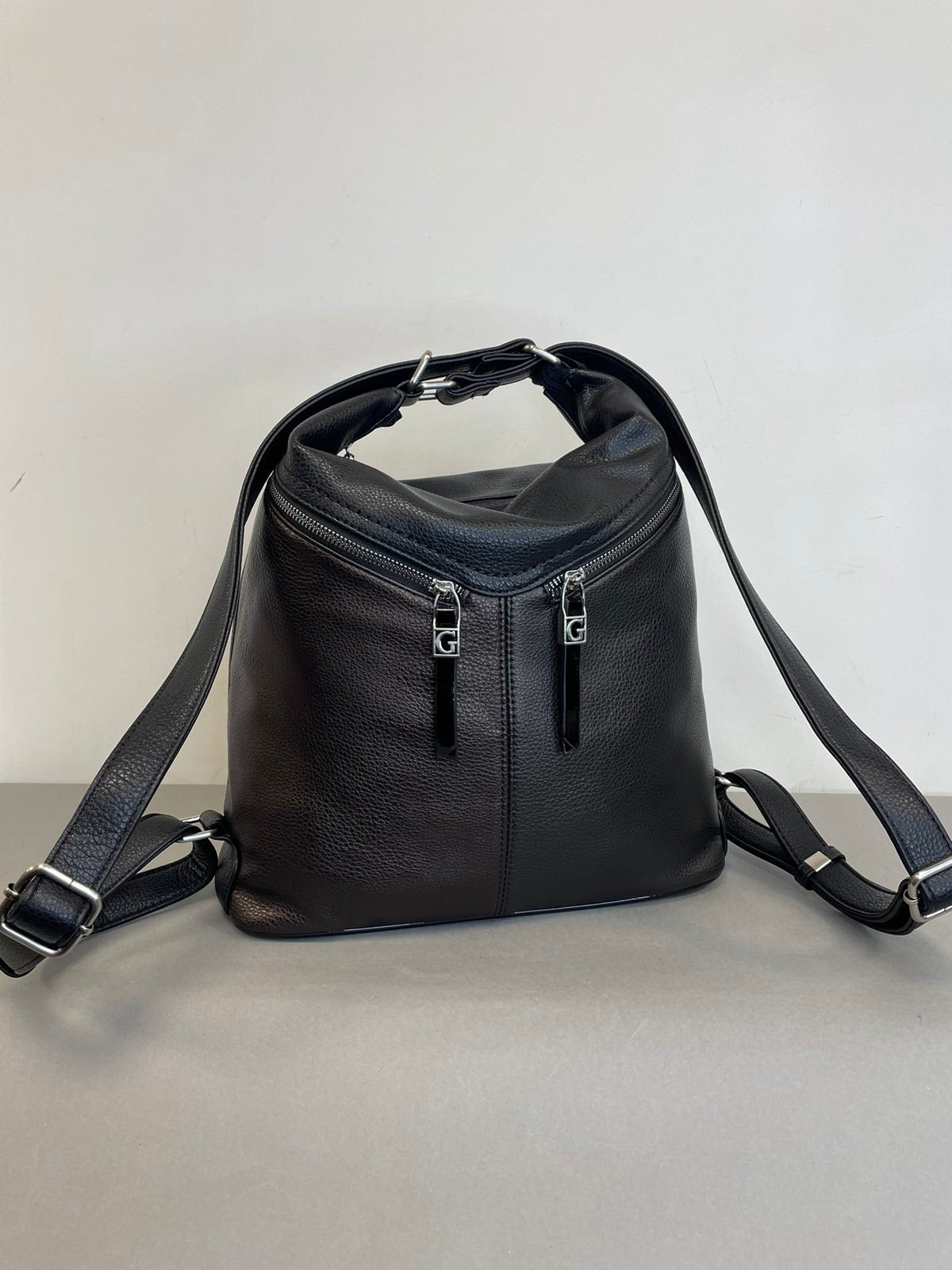 Moteriška rankinė-kuprinė Gilda Tohetti