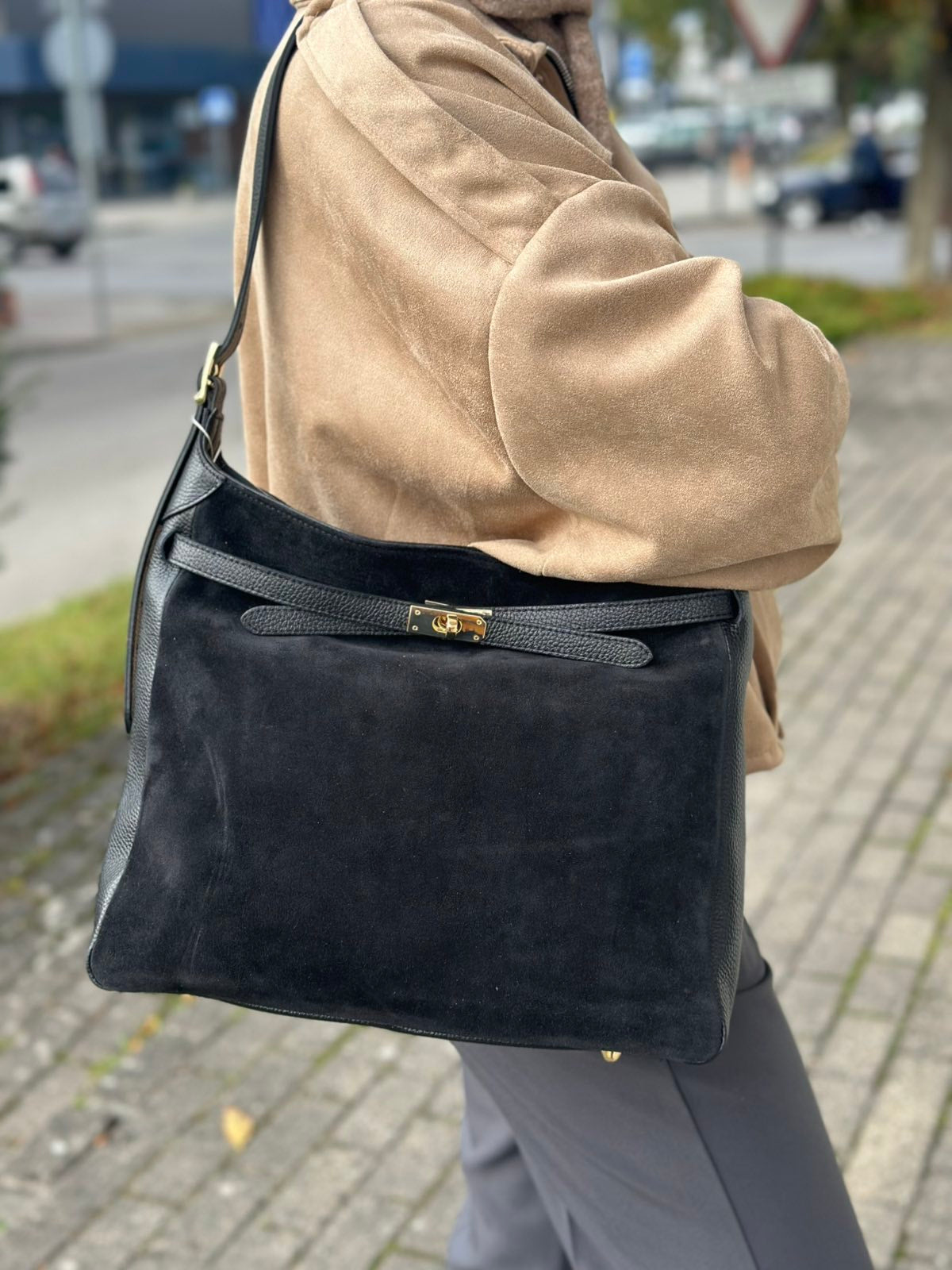 Juoda verstos odos rankinė