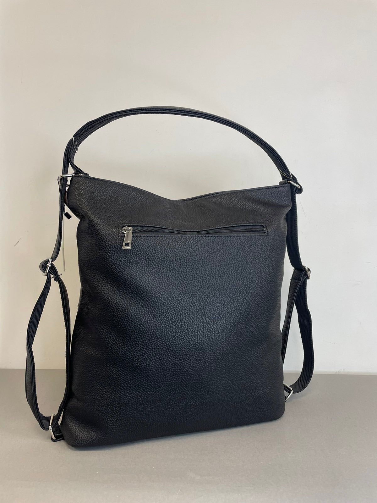 Moteriška rankinė-kuprinė