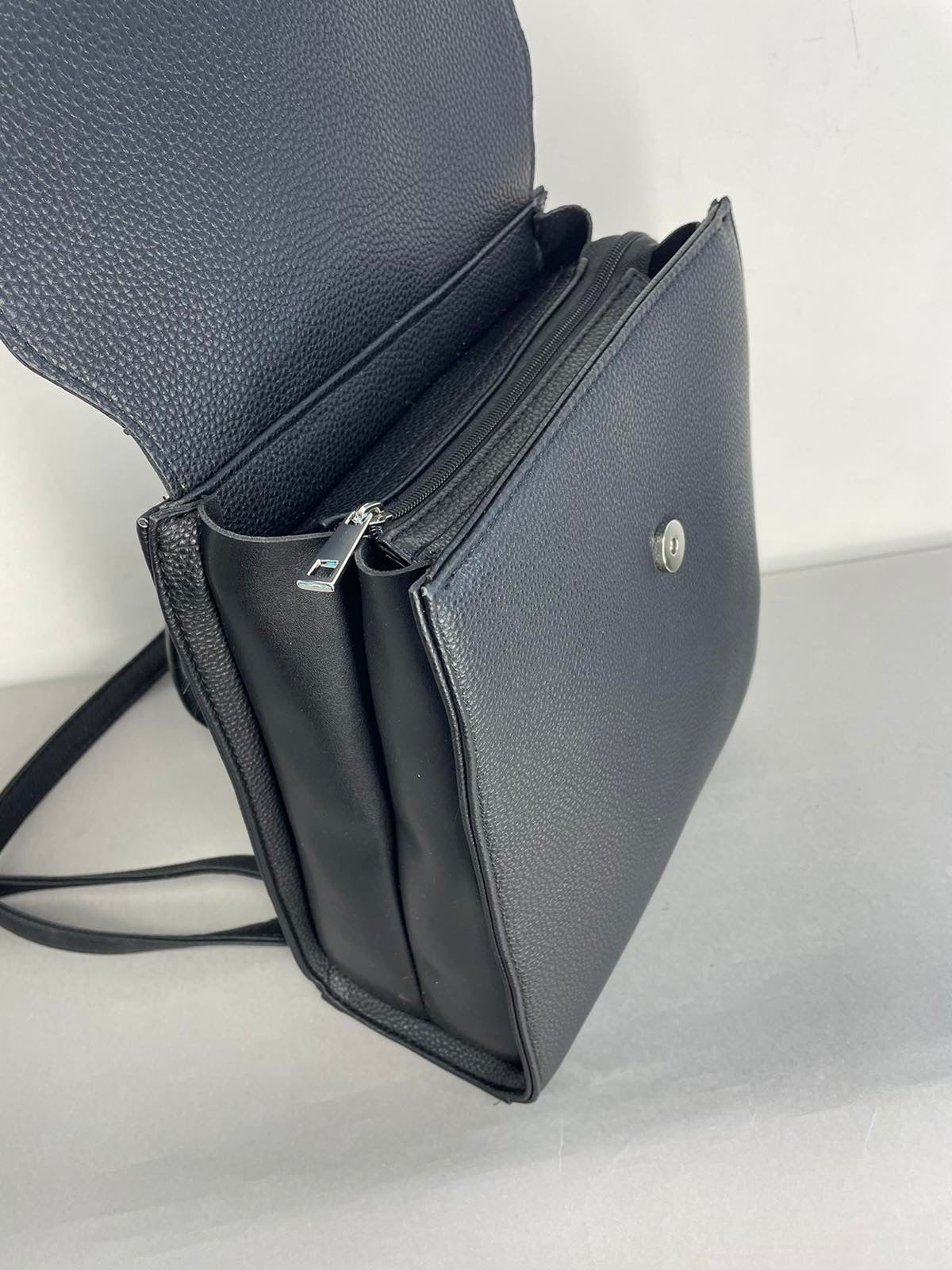 Moteriška kuprinė Sominta