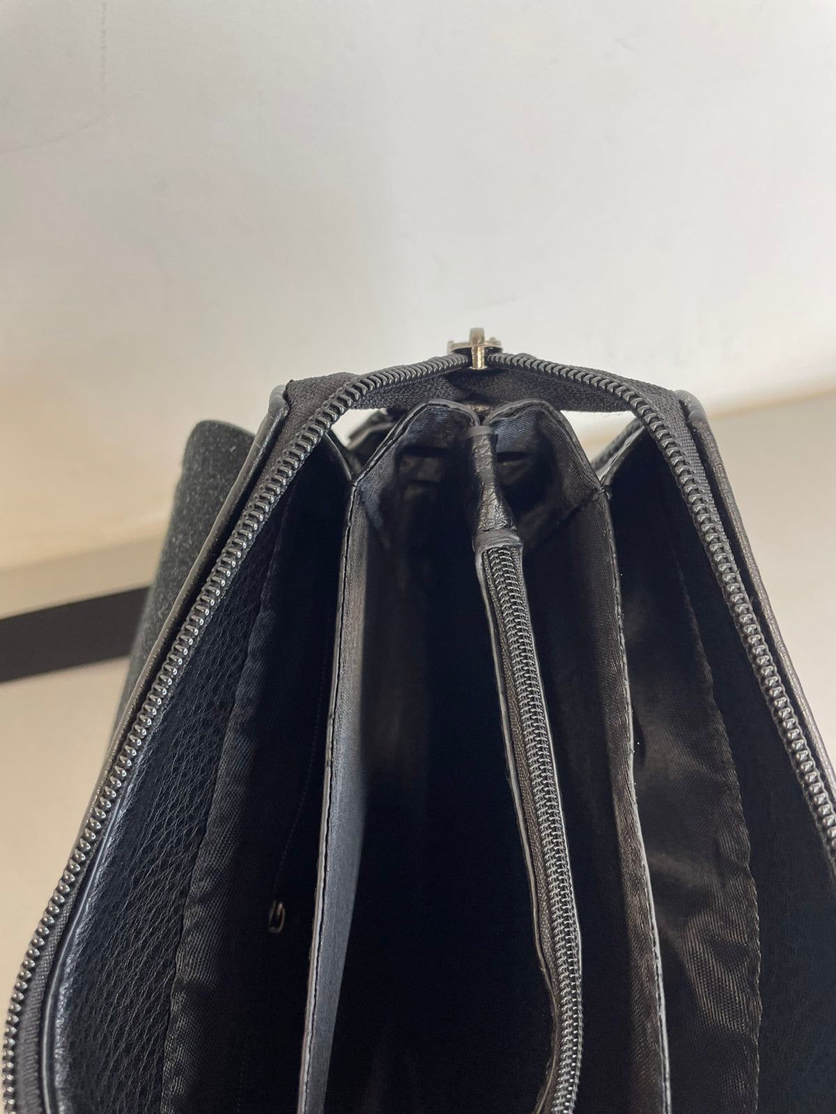 Vyriška rankinė per petį