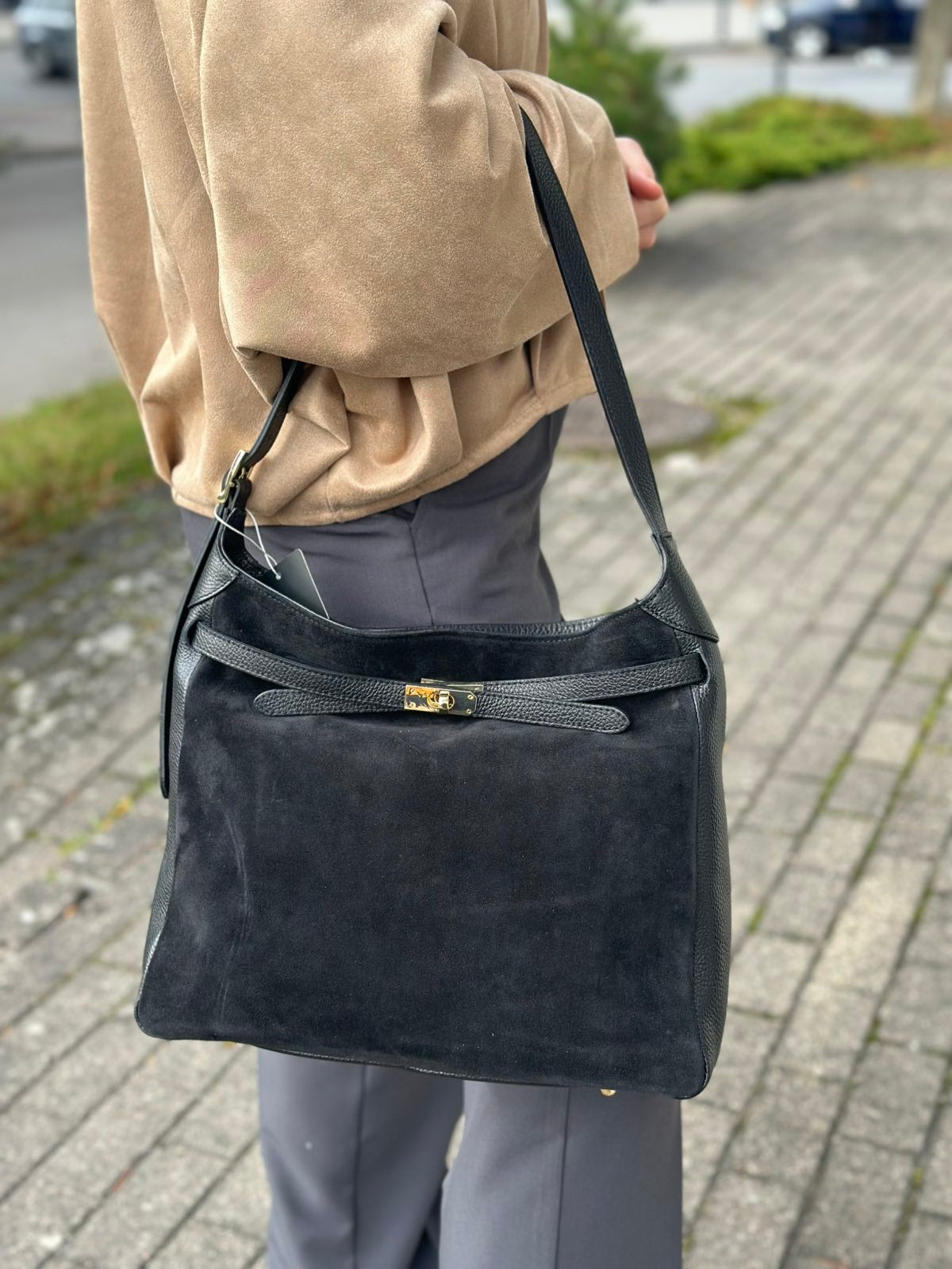 Juoda verstos odos rankinė