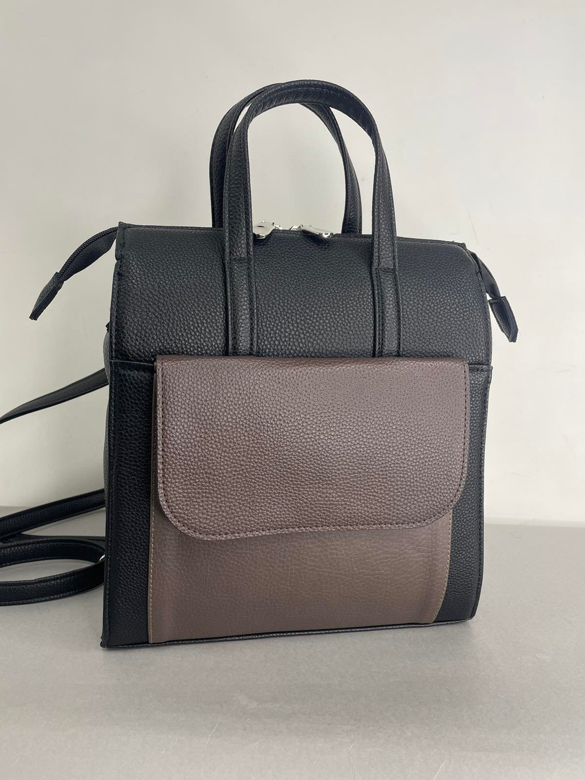 Moteriška kuprinė - rankinė