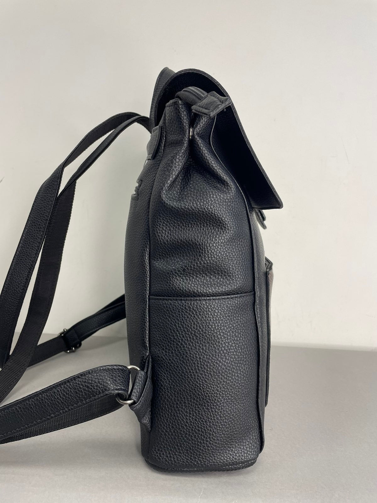 Sominta moteriška kuprinė