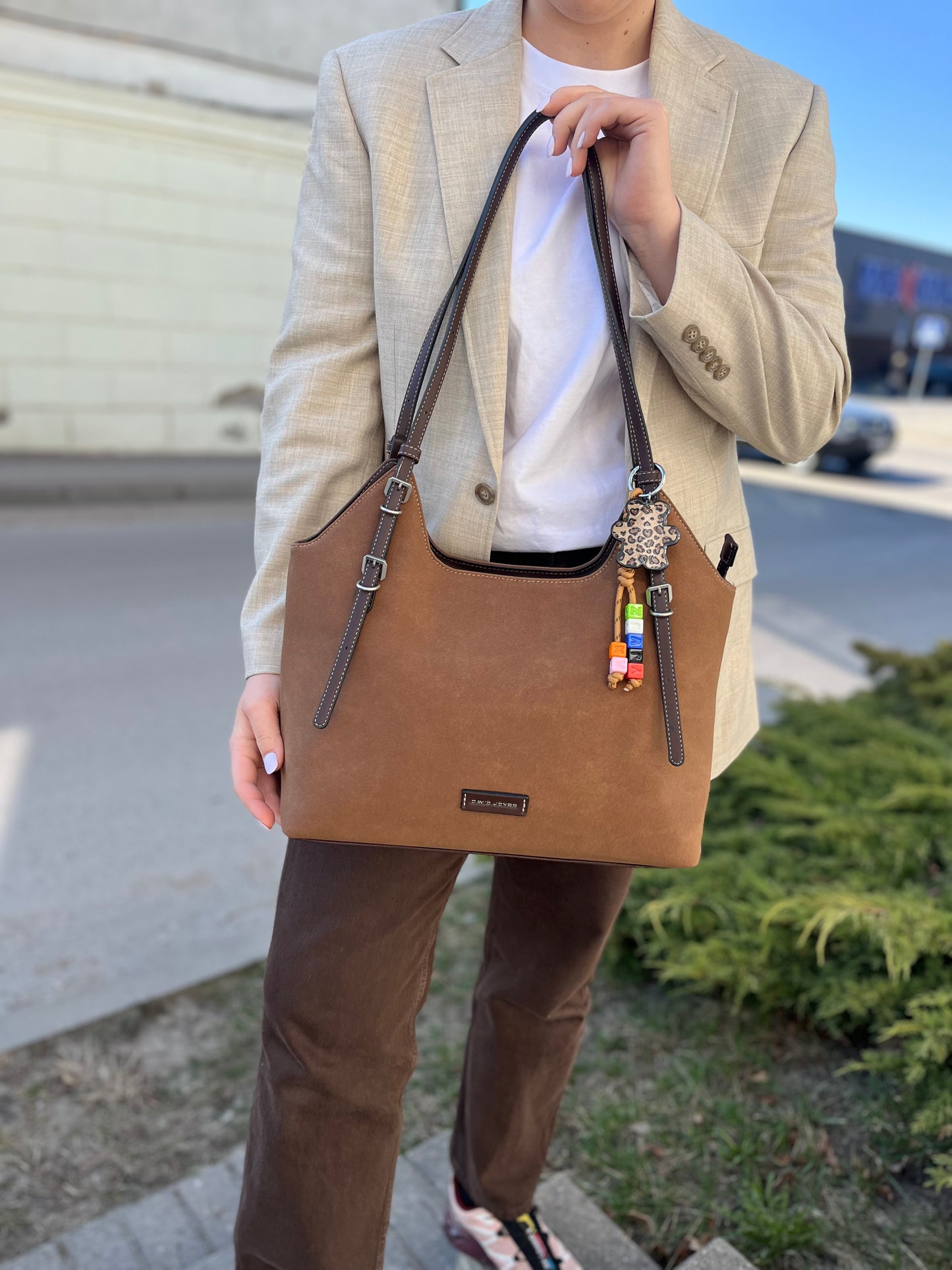 David Jones moteriška rankinė