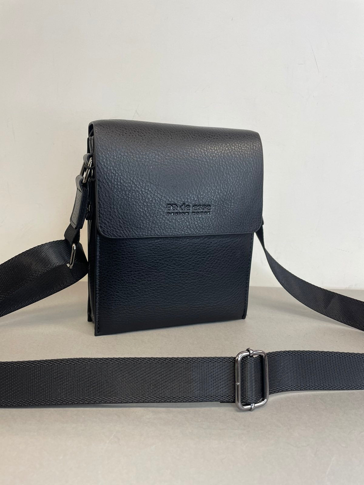 Vyriška rankinė per petį