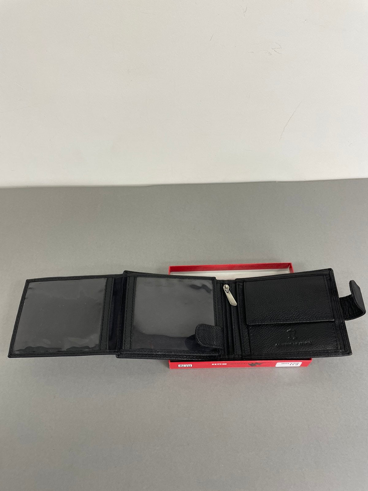 Vyriška odinė piniginė su RFID apsauga