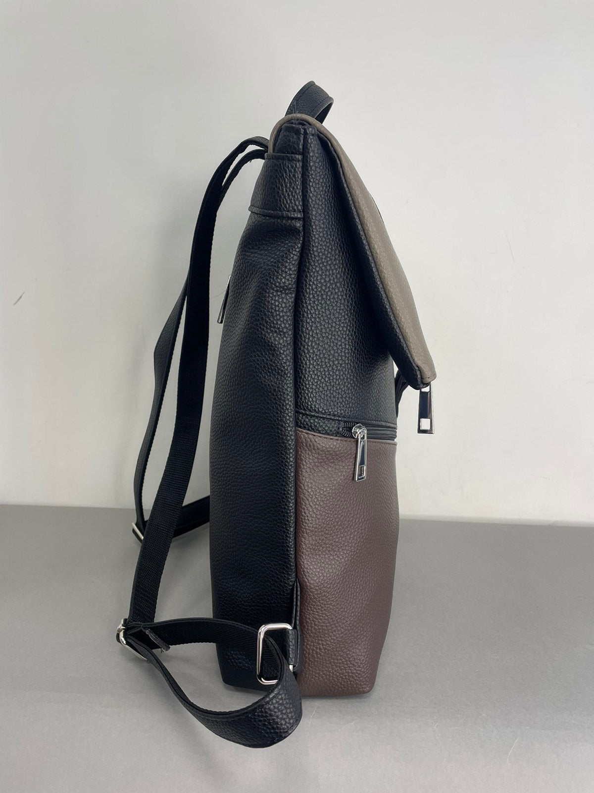 Stilinga kuprinė moterims