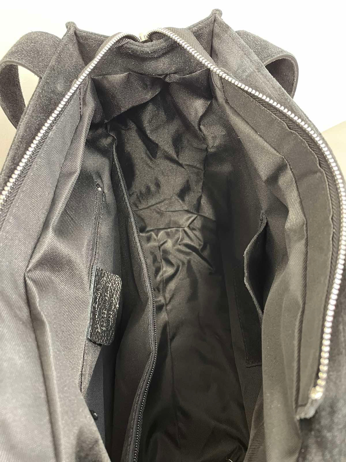 Juoda zomšinė rankinė moterims