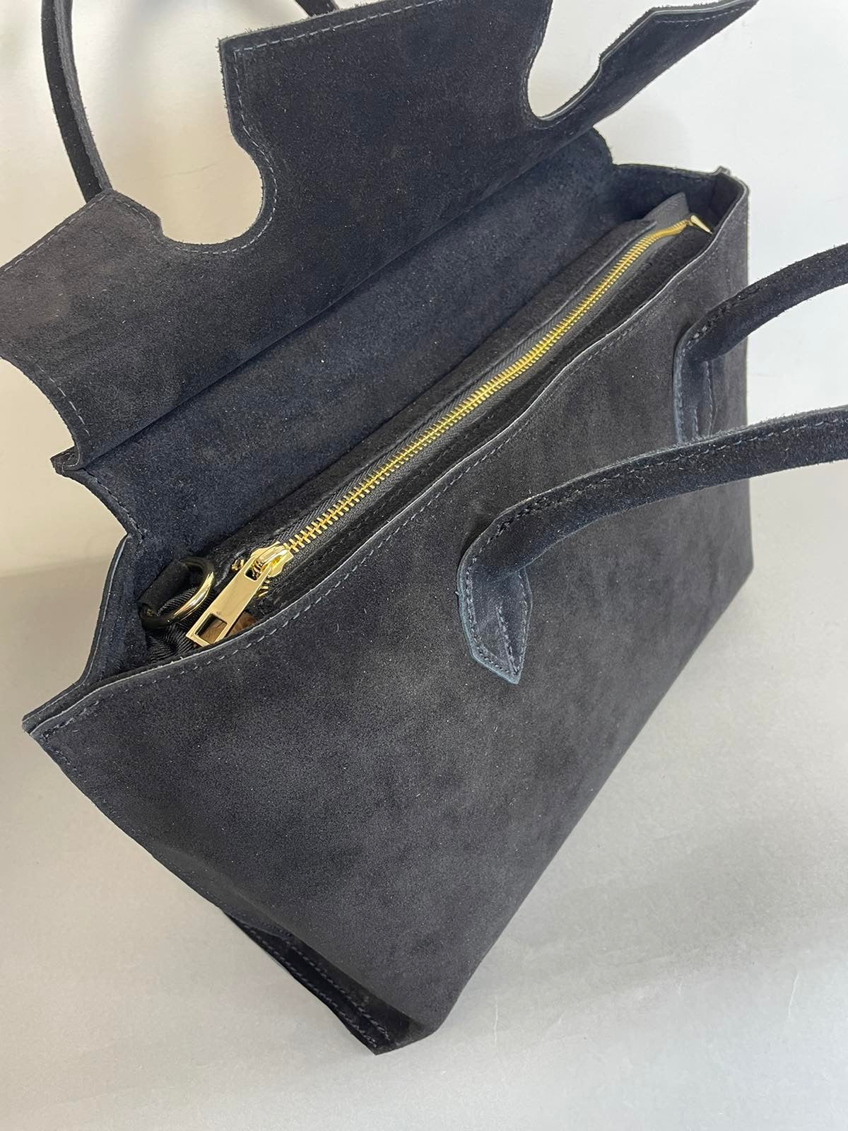 Moteriška natūralios verstos odos rankinė