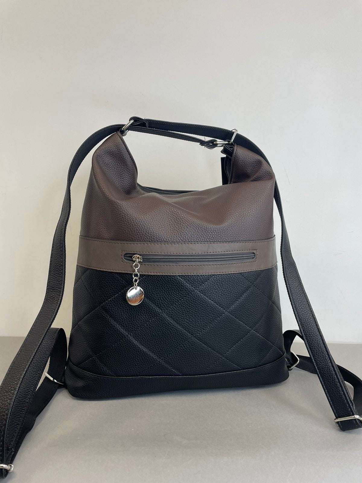 Moteriška rankinė-kuprinė