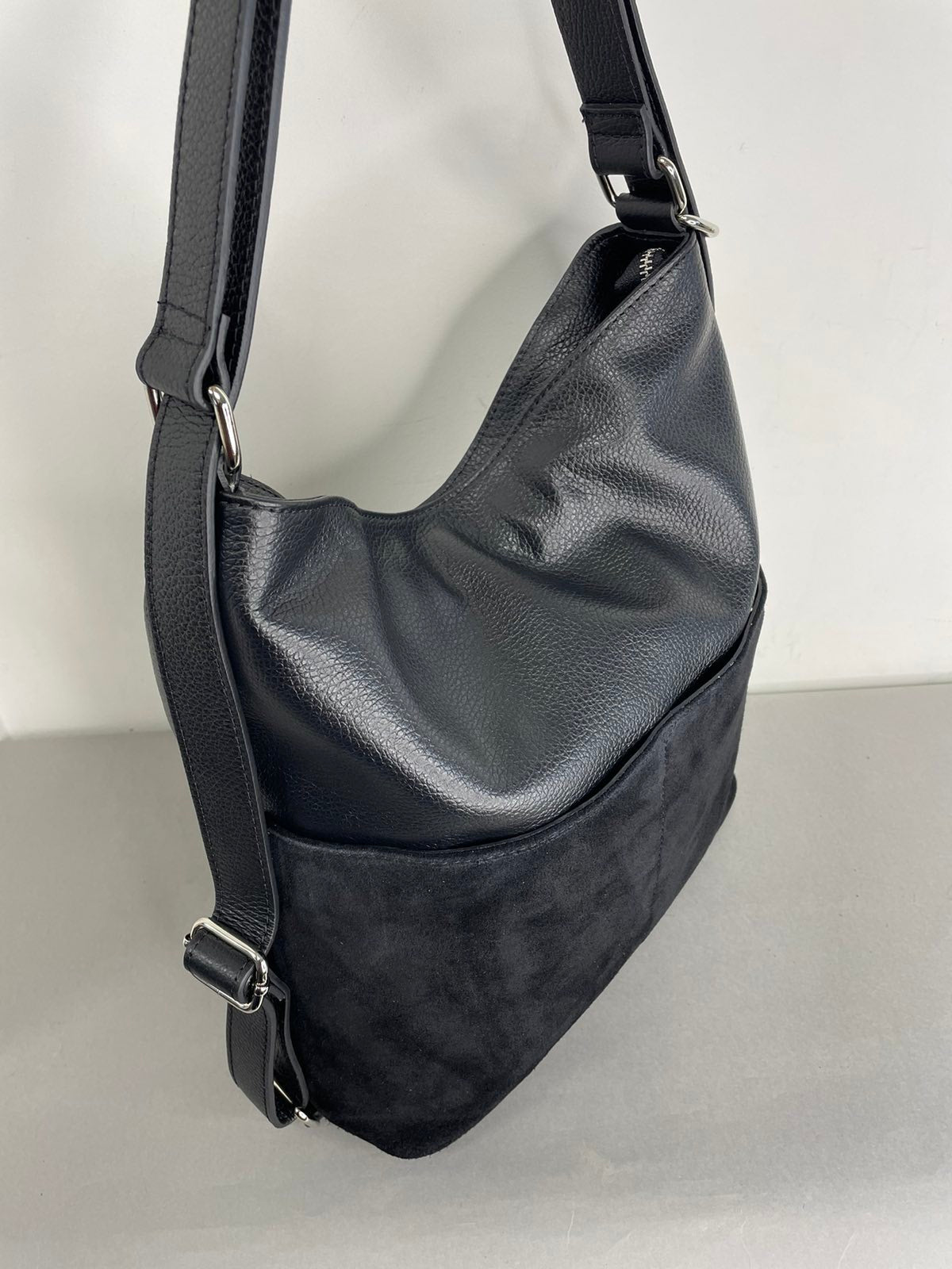 Natūralios odos moteriška rankinė-kuprinė