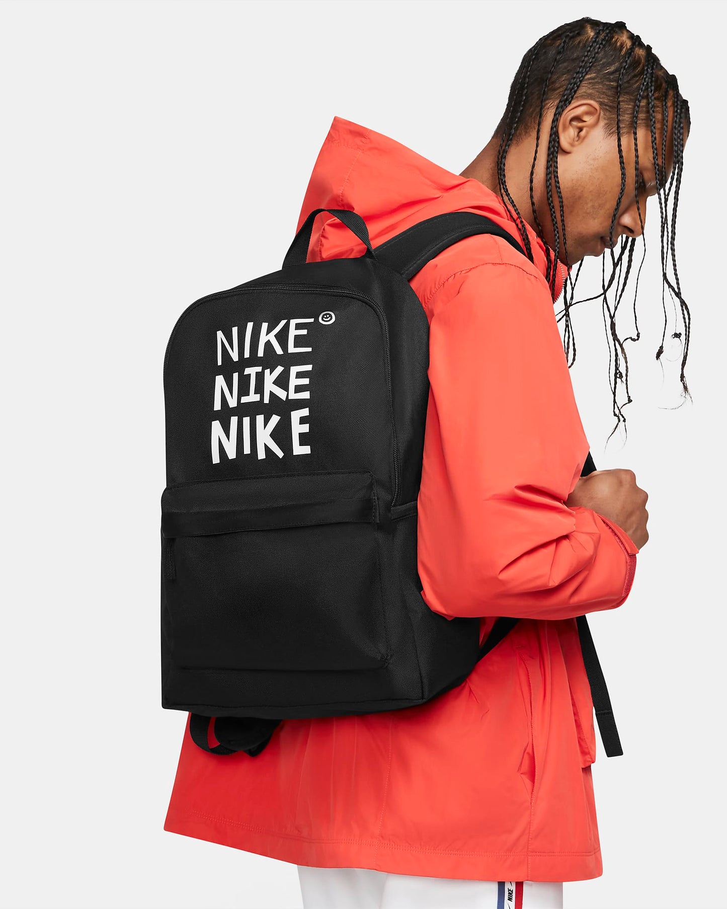 Juodos spalvos Nike kuprinė su užrašais