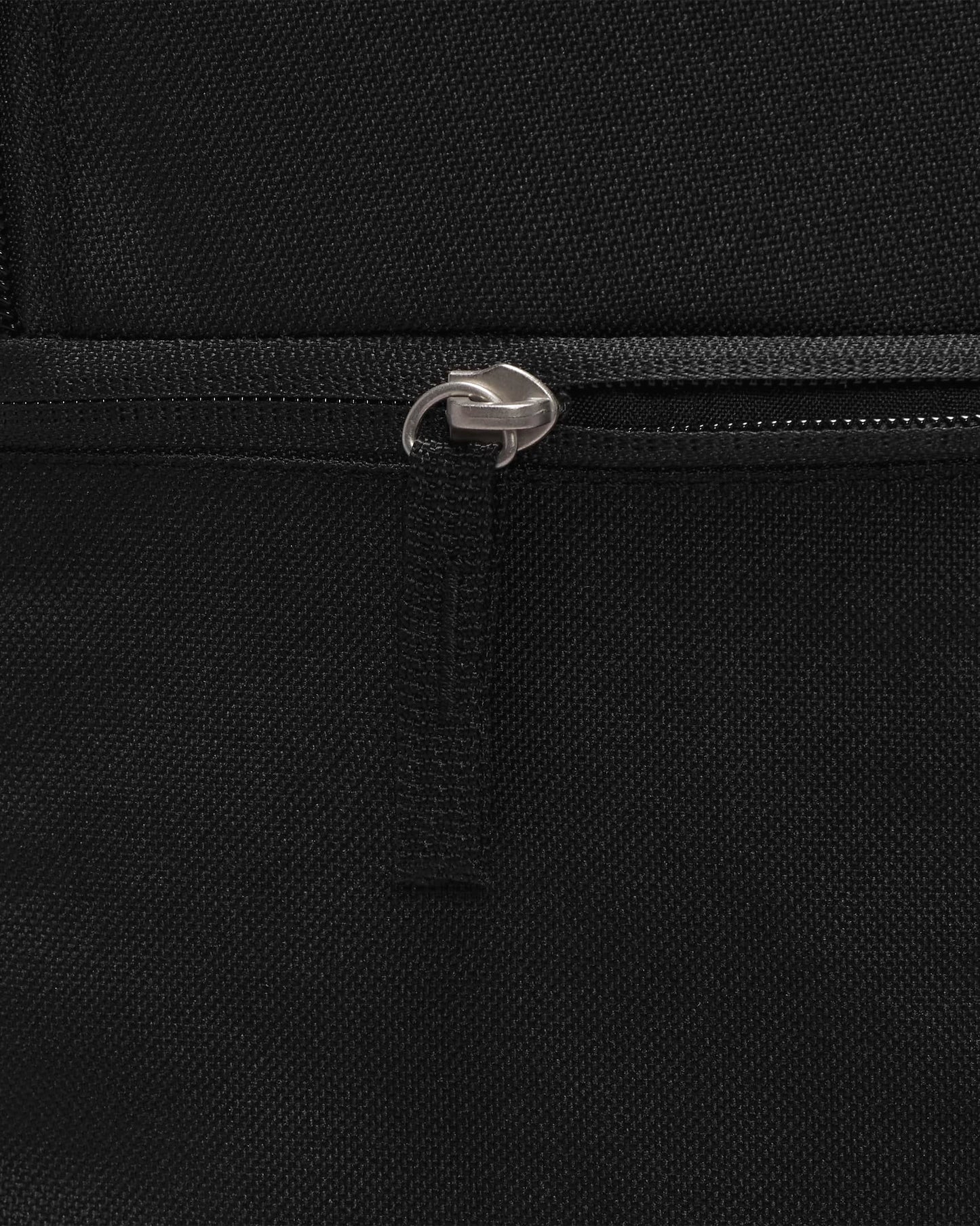 Juodos spalvos Nike kuprinė su užrašais